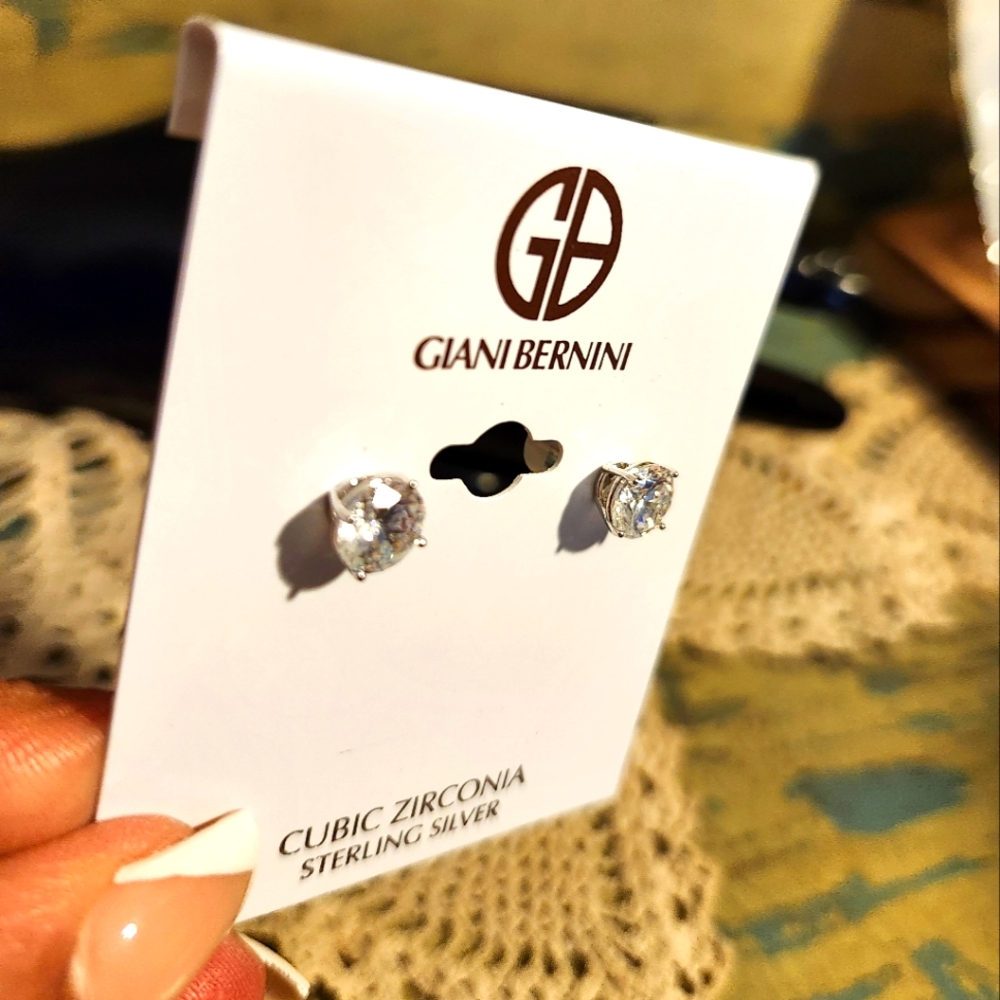 💎NWT MACY'S GIANI BERNINI STERLING SILVER CUBIC ZIRCONIA STUD EARRINGS - Picture 2 of 4